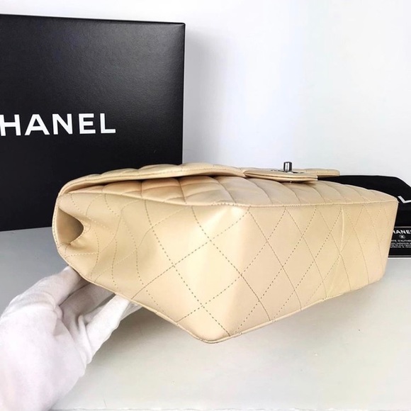 Chanel Jumbo Single Flap - Picture 3 of 9